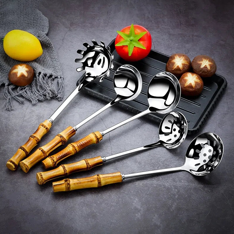 Utensílios de Cozinha em Aço Inox e Cabo em Bambu Natural